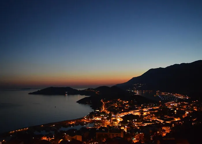 Carpici Kas, Luxury 3 Bed, 3 Bath, Duplex *